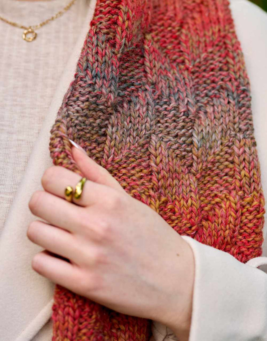 Lumi Hat & Scarf Knitting Pattern for Retreat Twist Chunky Yarn, Chloe Birch