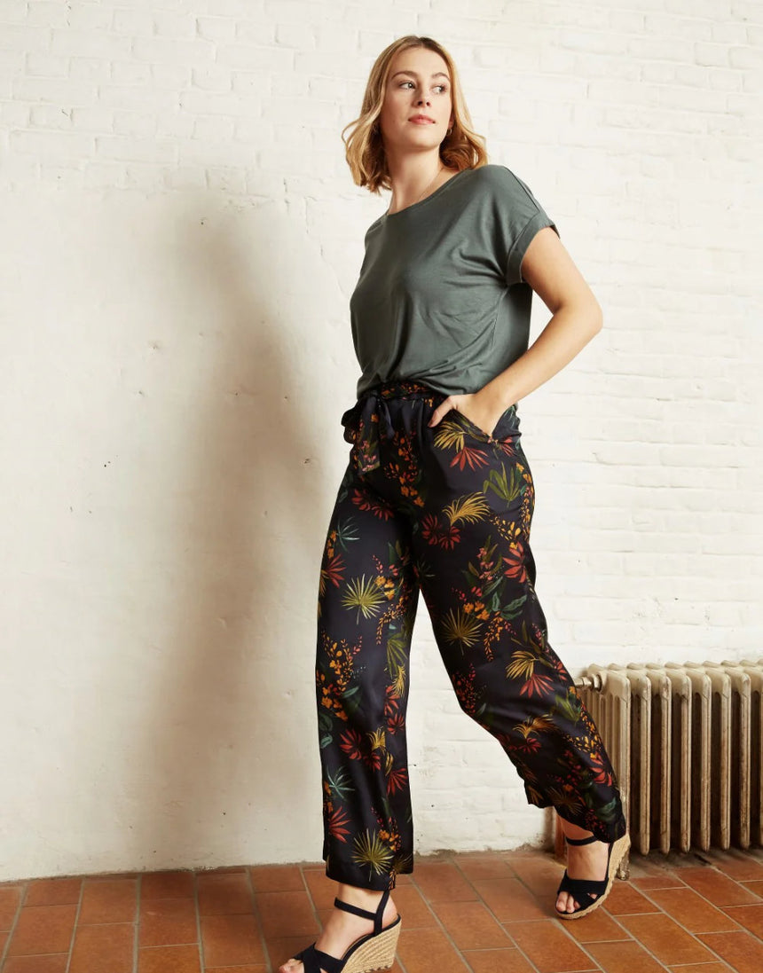 Emily Trousers Sewing Pattern, Atelier Jupe