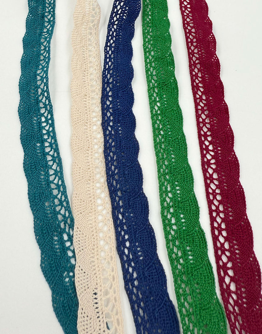 Scalloped Lace Fan Trim, 15mm