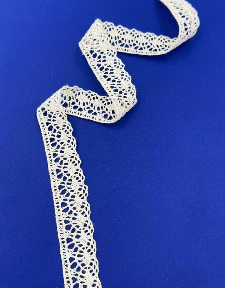 Ecru Cluny Cotton Lace Trim, 20mm