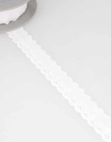 White Scalloped Broderie Anglaise Star Flower Cotton Trim, 25mm