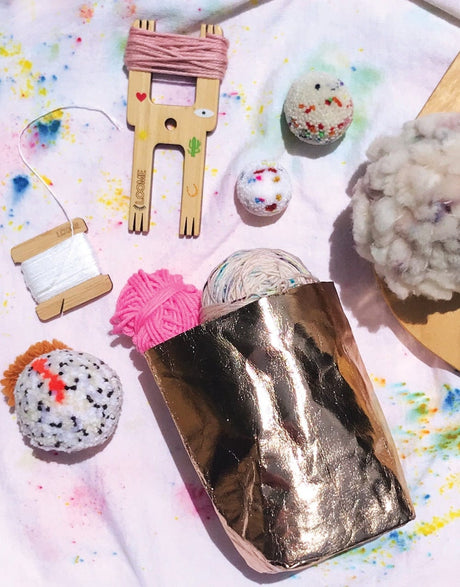 Loome Pom Pom Making Bobbin with Floss for Pom Pom Making, Loome 748252774002 748252774002