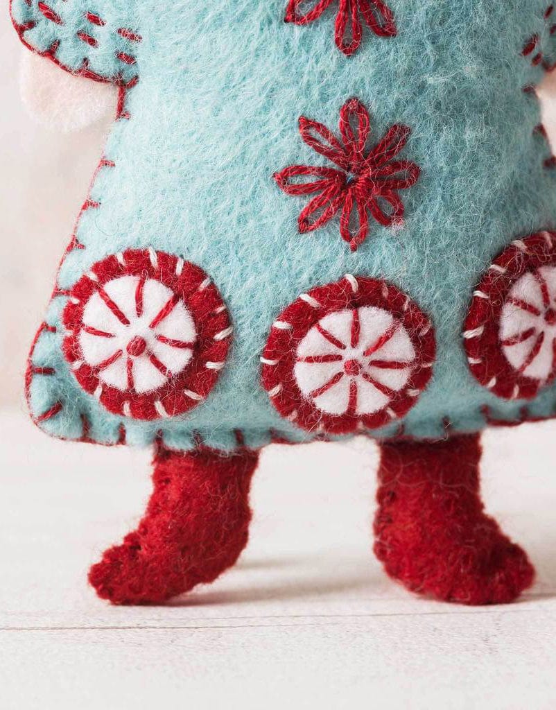 Corinne Lapierre Felt Craft Scandinavian Angels Christmas Embroidered Felt Craft Kit by Corinne Lapierre 0728360520401 728360520401