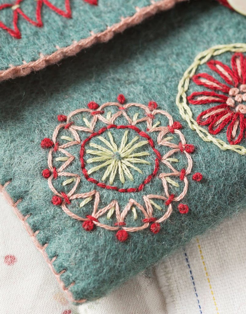 Corinne Lapierre Embroidery Sewing Pouch Embroidered Felt Craft Kit by Corinne Lapierre 0608603782677 608603782677