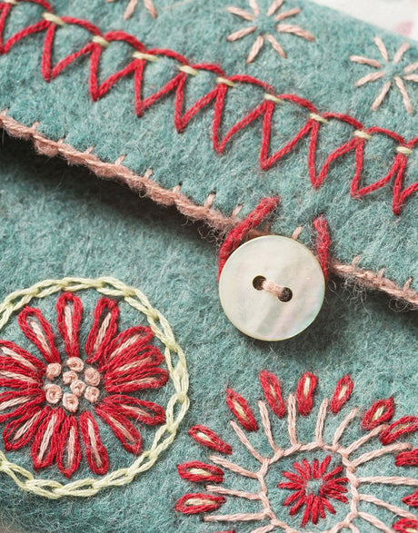 Corinne Lapierre Embroidery Sewing Pouch Embroidered Felt Craft Kit by Corinne Lapierre 0608603782677 608603782677