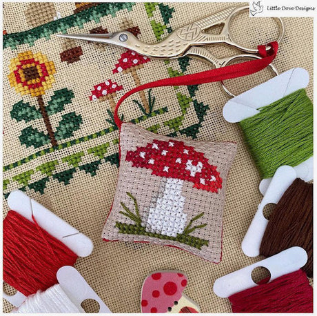 Creative Threads - Meet Faye from Little Dove Designs