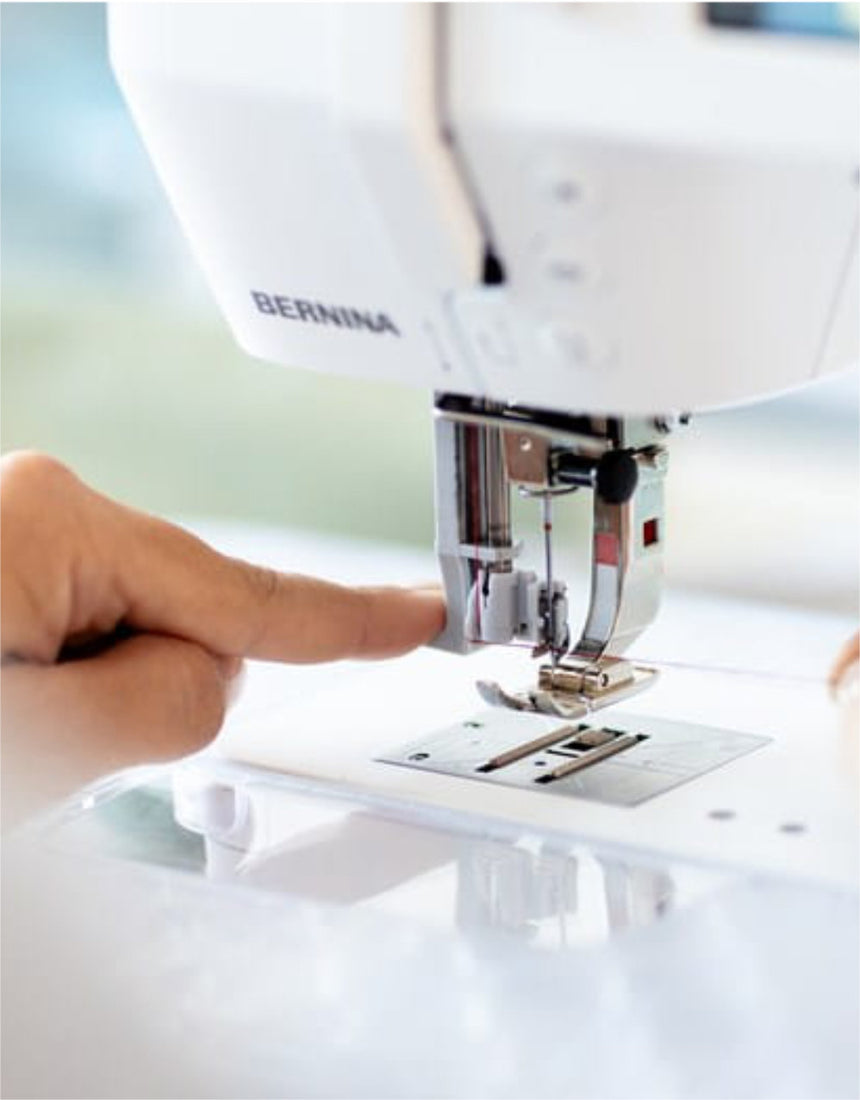 Bernina B325 (Gen 2) Sewing Machine