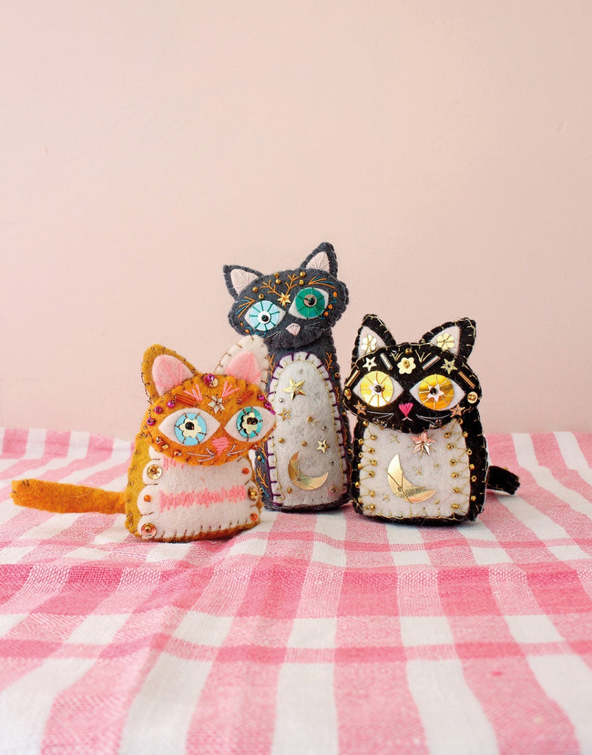 Kittens Felt Embroidered Instruction Booklet, Sewyeah