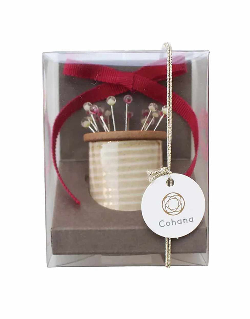 Kantsubaki Magnetic Ceramic Spool with Glass Headed Pins from Cohana