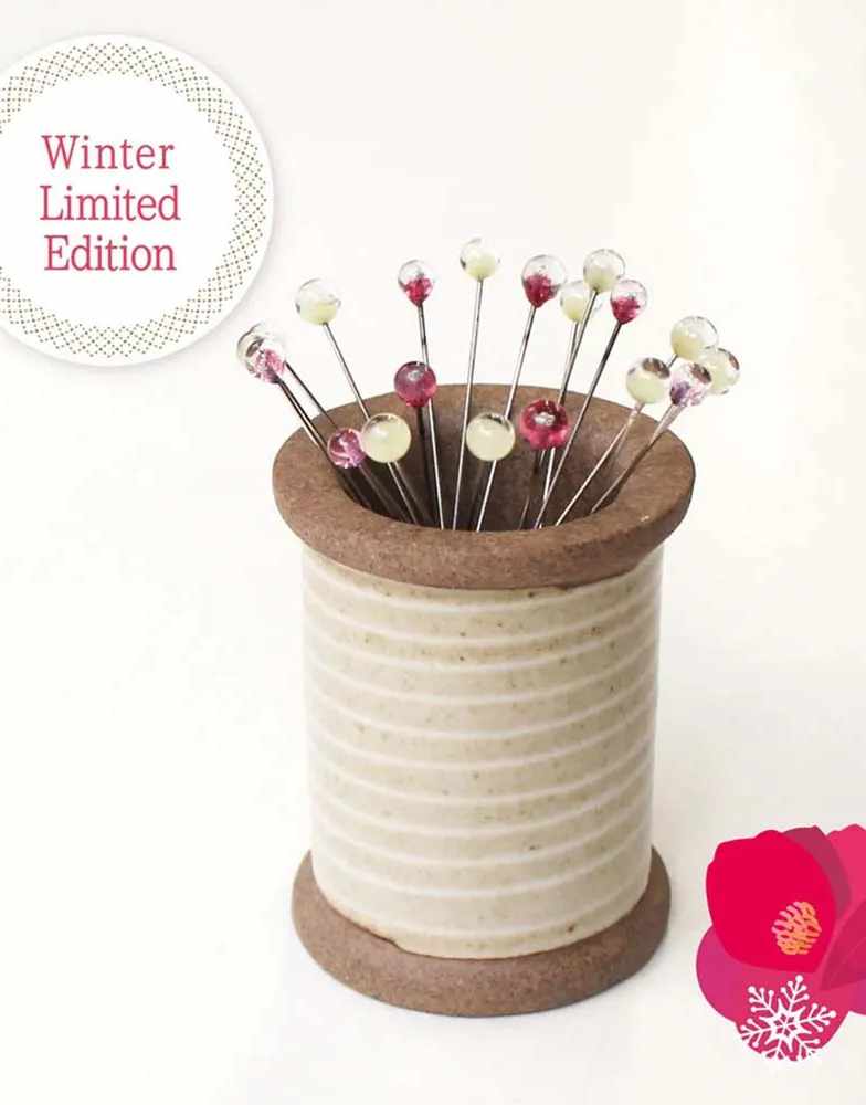 Kantsubaki Magnetic Ceramic Spool with Glass Headed Pins from Cohana