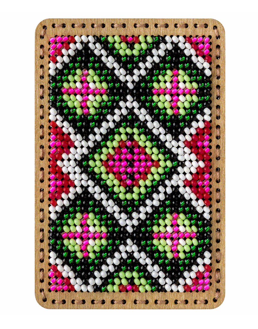 Beaded Wooden Magnetic Needle Minder Kit - Pink & Green