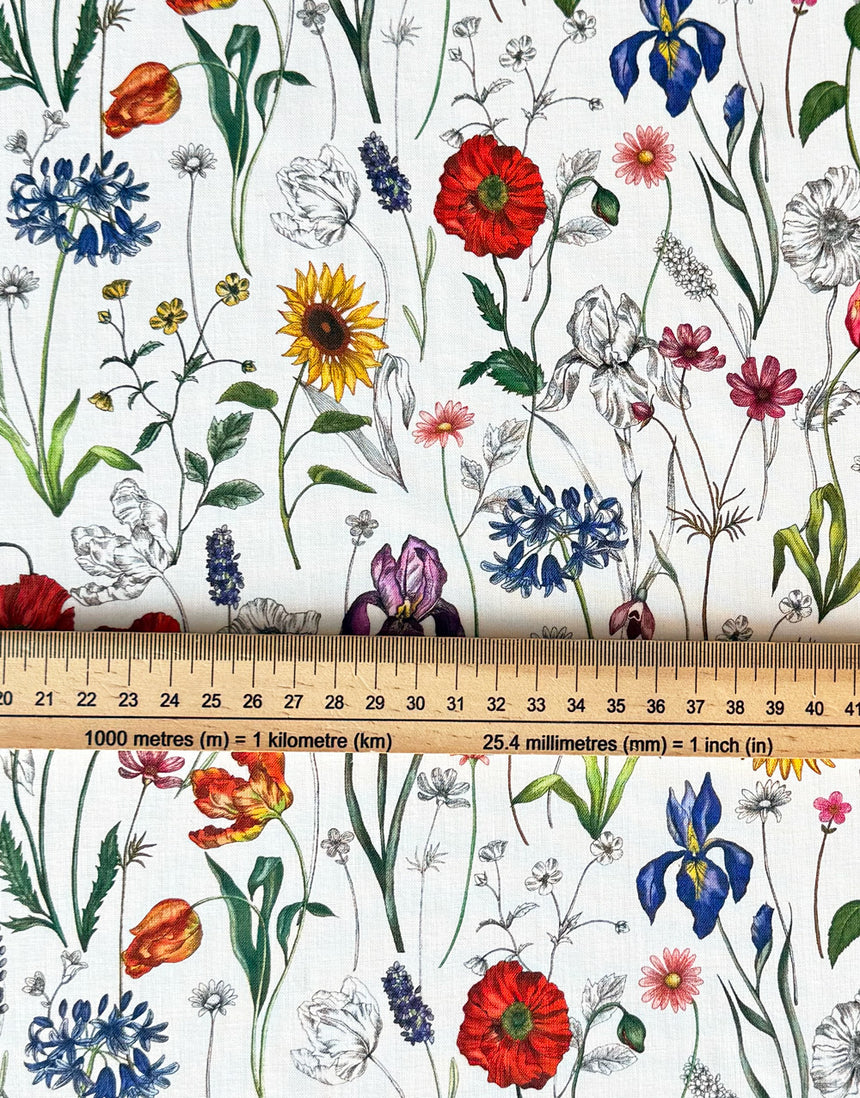 Liberty Fabrics Augusta Linen, Meadow Muse