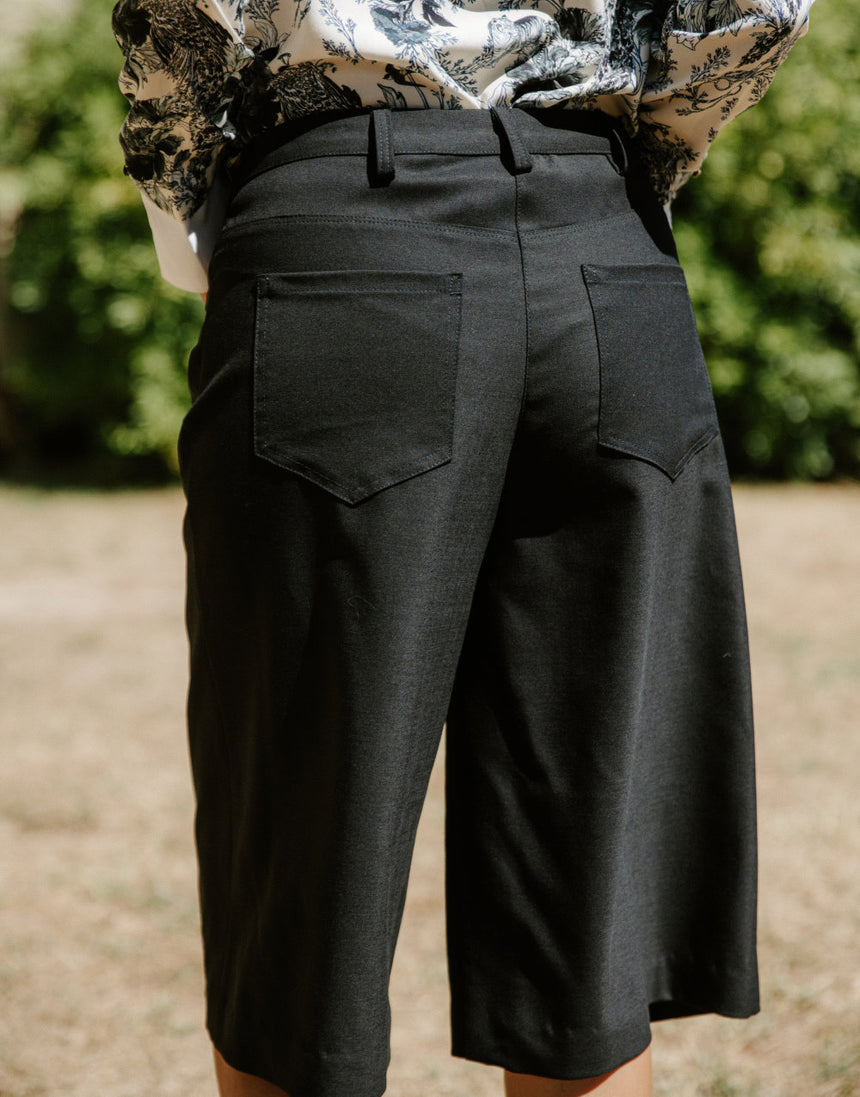 Le Bermuda Synopsis Shorts Paper Sewing Pattern, Maison Fauve