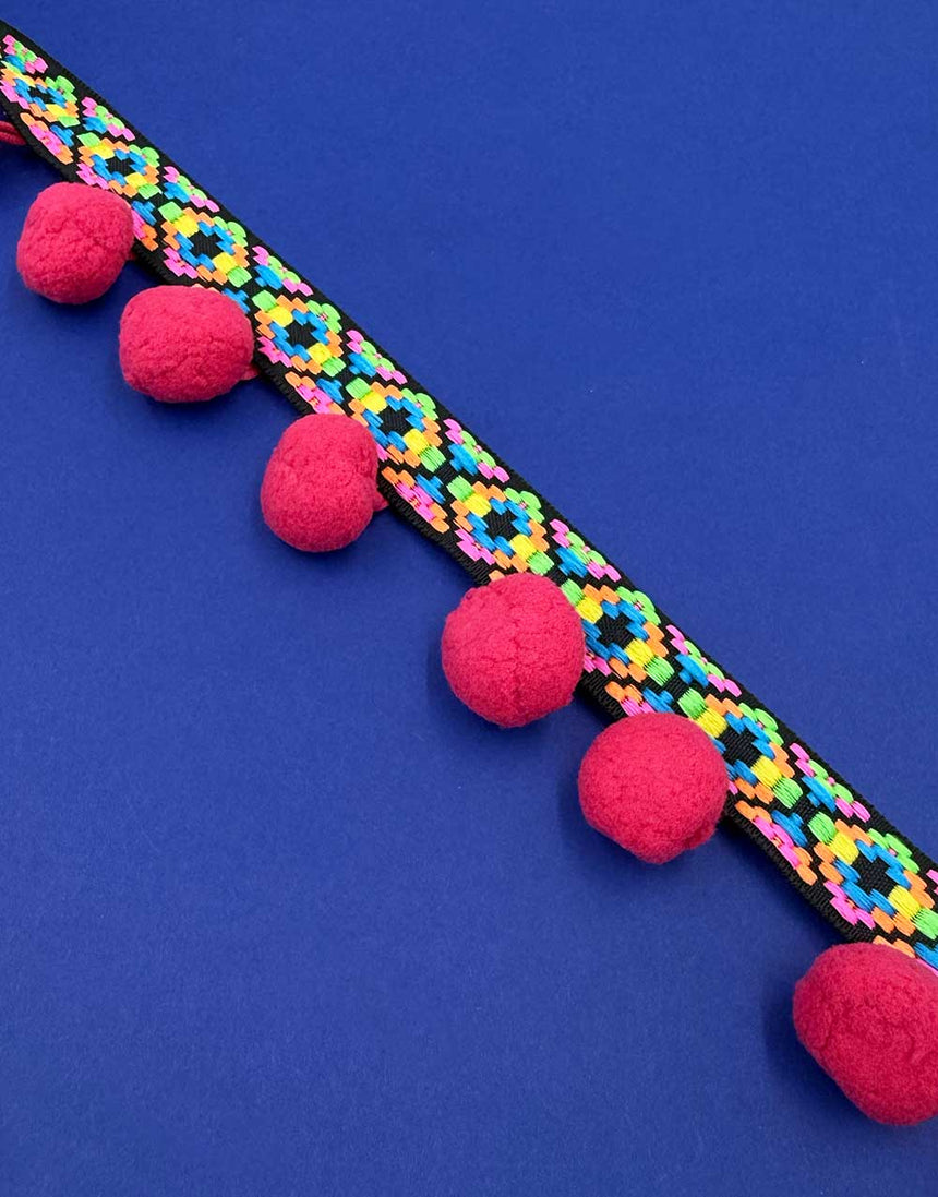 Fiesta Pom Pom Trim, Bright Pink
