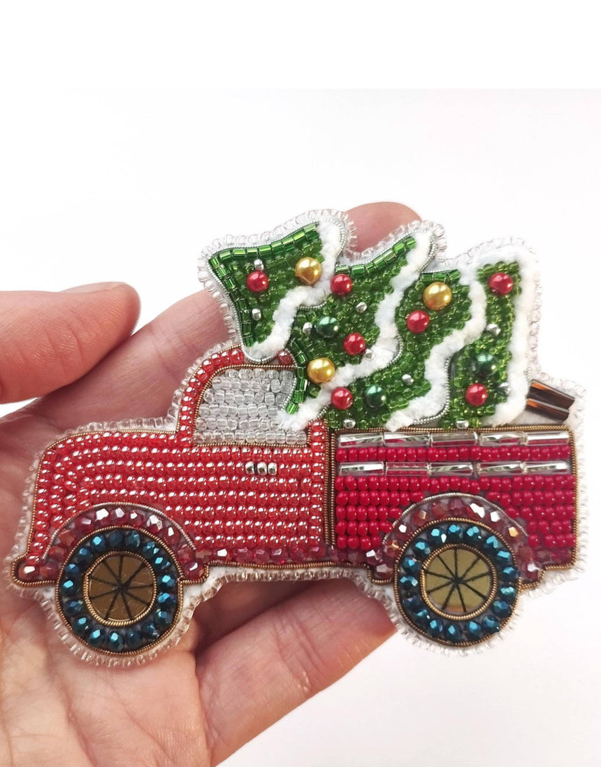 Christmas Themed Beaded Embroidery Brooch Kit, Set of 7
